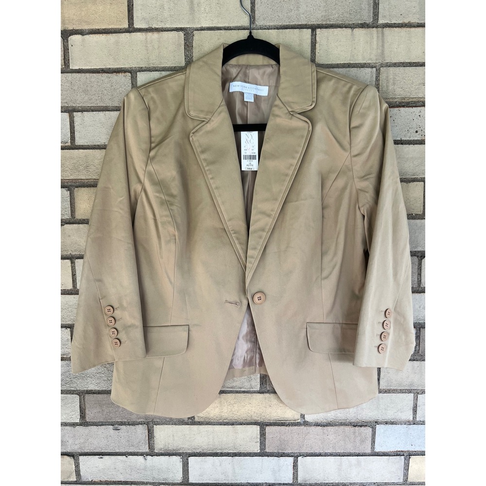 New York & Company Taupe Tailored Blazer Ideal Fit for a Slender Petite Frame
